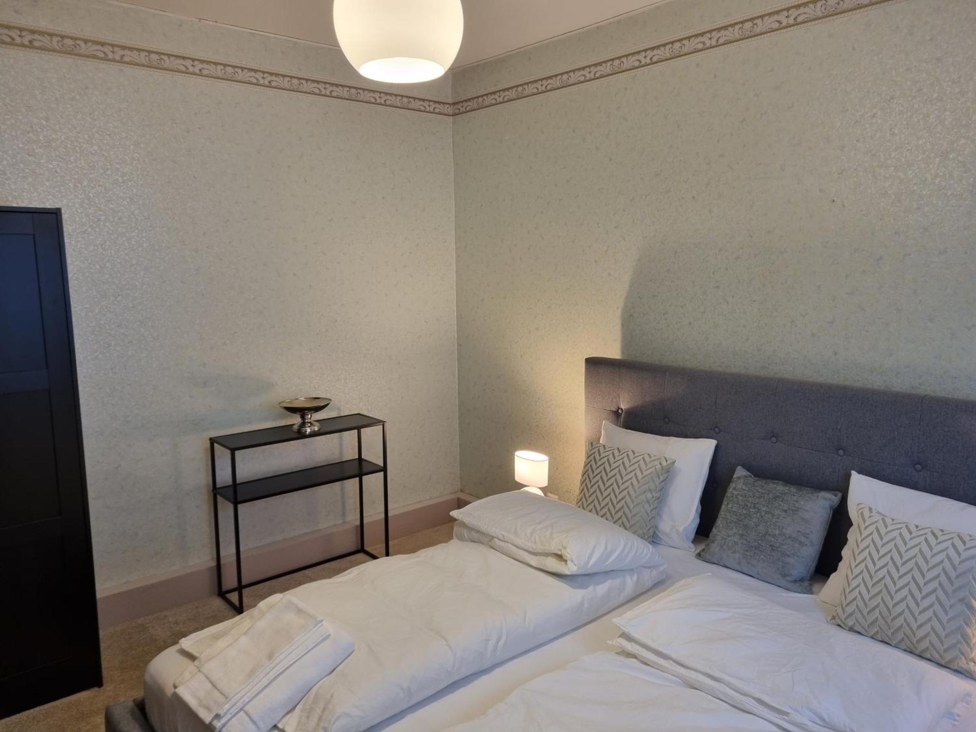 Villa With Private Sauna And Jacuzzi, 8 Min From Schloss Schoebrunn Vienna